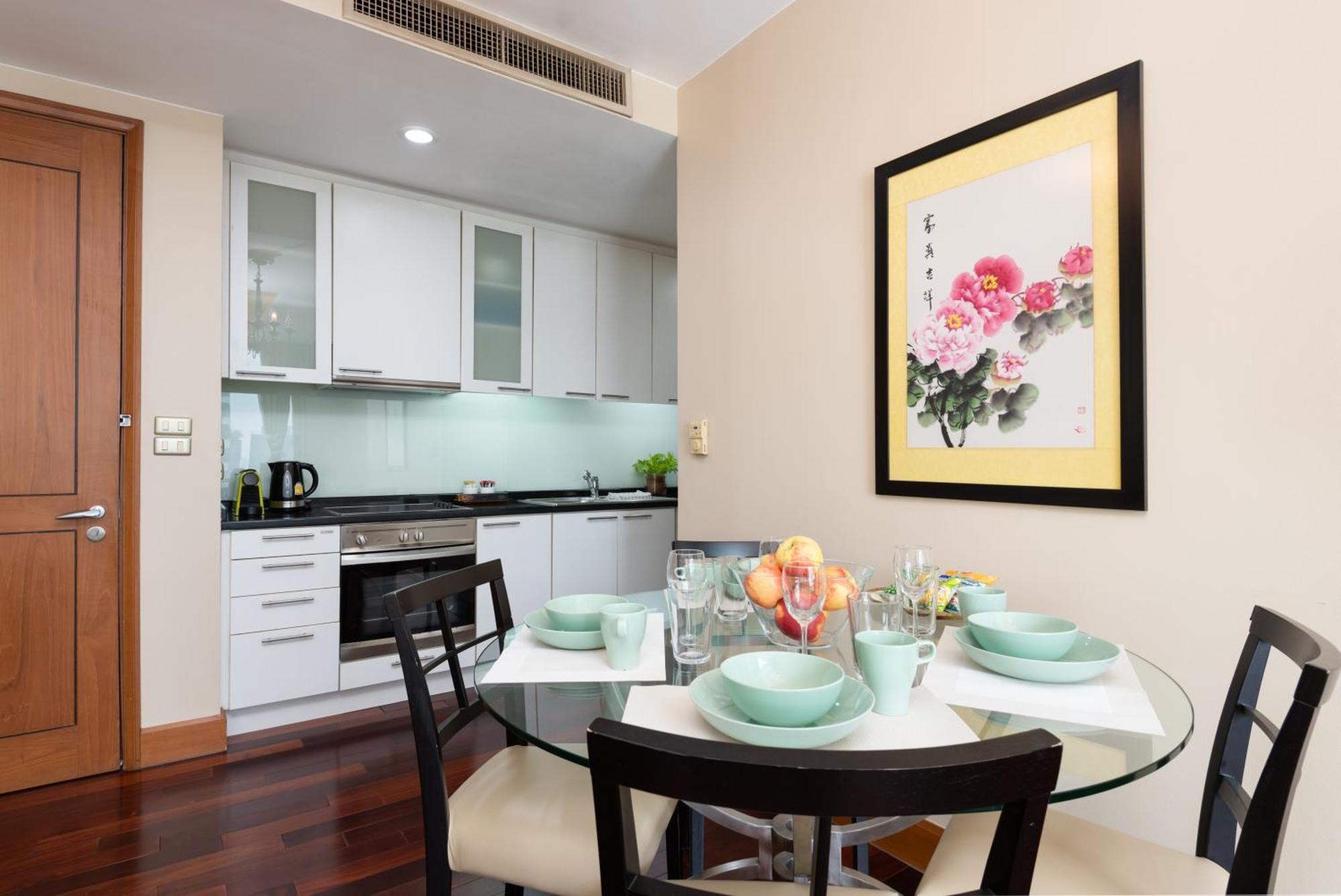 Sky Villas Apartments Bangkok Exterior photo